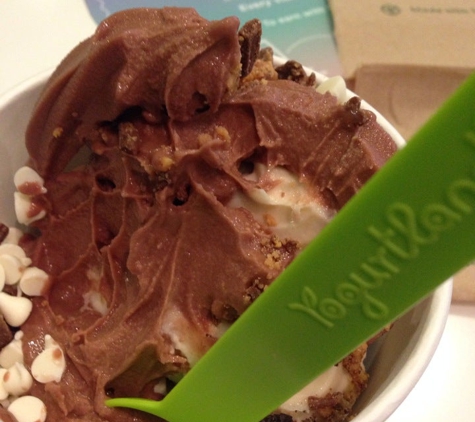 Yogurtland - Sacramento, CA