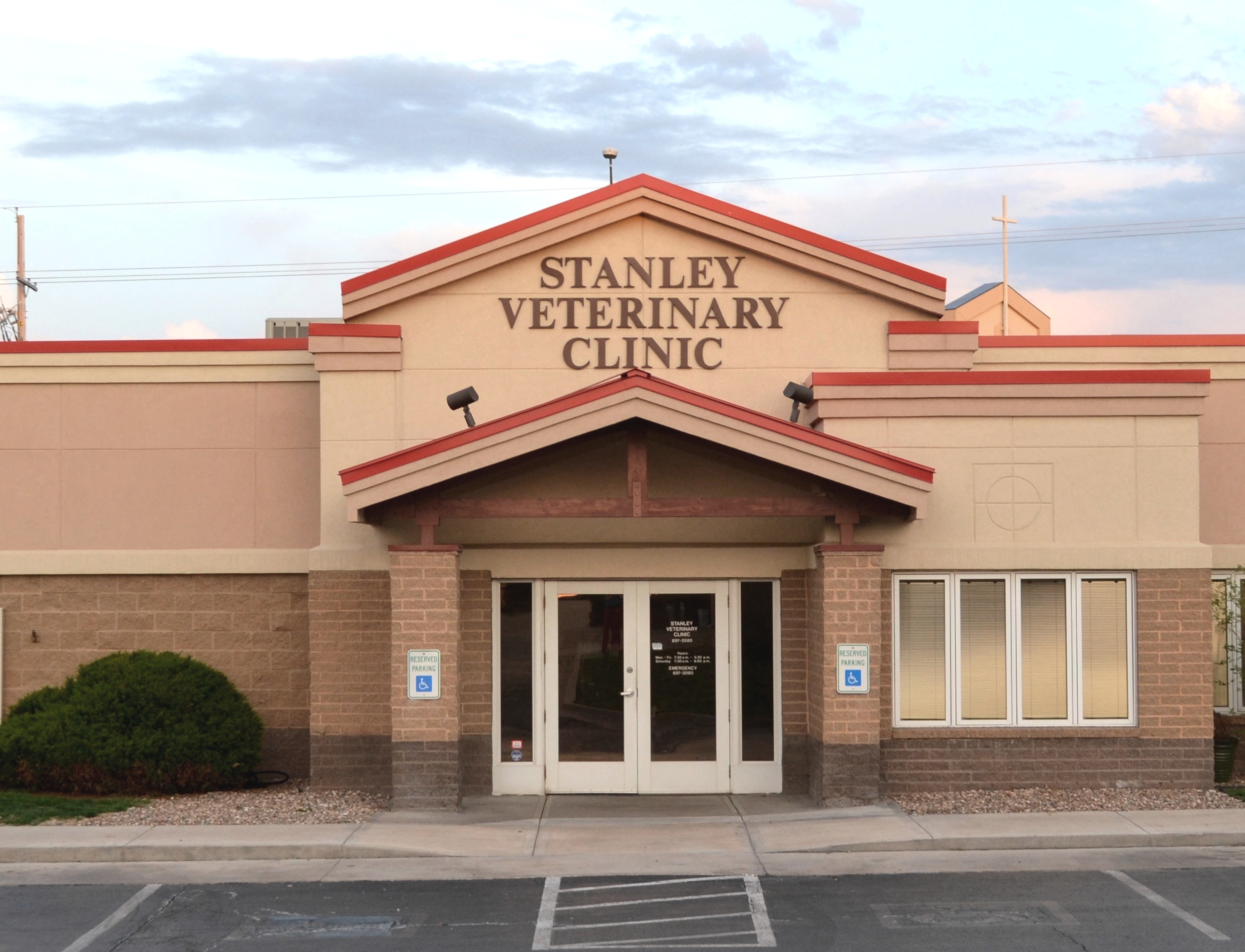 Stanley Veterinary Clinic 8695 W 151st St, Overland Park, KS 66223