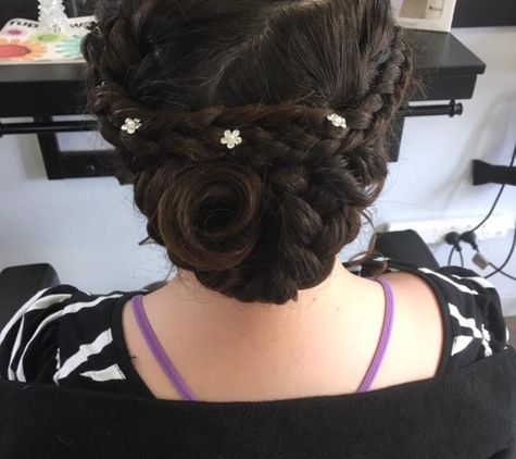 Unique Hair Design By Stacey - Drouin, VIC
