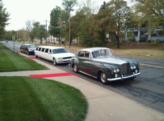 Pech Limousine - Kansas City, MO