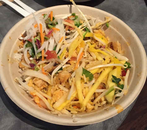 TAP Buns and Bowls - Burbank, CA. Chicken bowl with spicy curry sauce