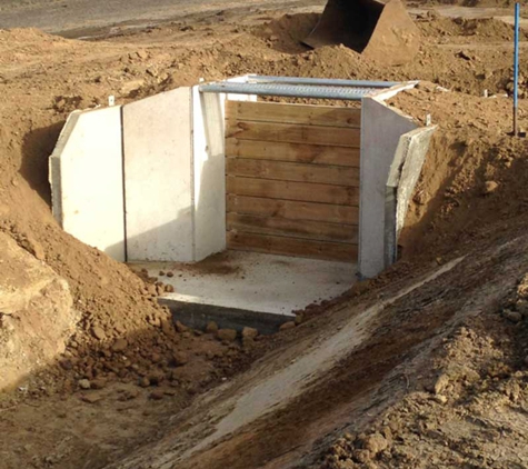 Peter Milne Earthmoving Pty Ltd - Gritjurk, VIC