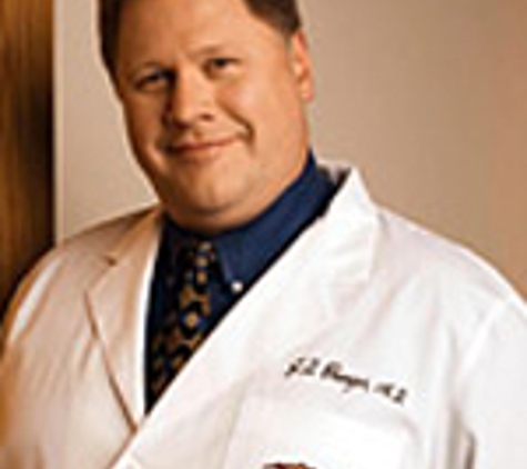 Dr. Melvin D Law, MD - Nashville, TN