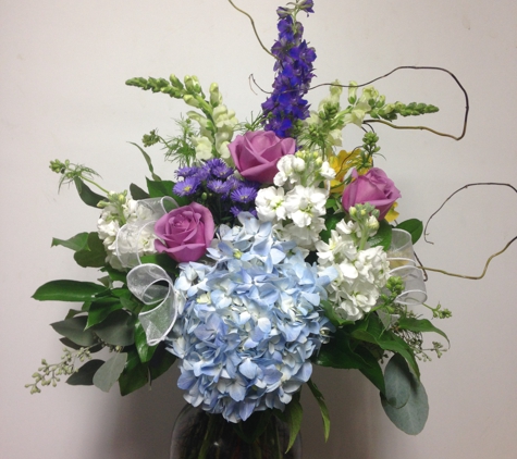 Sherwood Fair Oaks Village Florist - Fair Oaks, CA