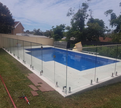 Chris Shannons Glass And Glazing - Lake Heights, NSW