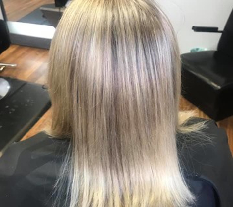 Studio 180 Hair And Body - Muscatine, IA