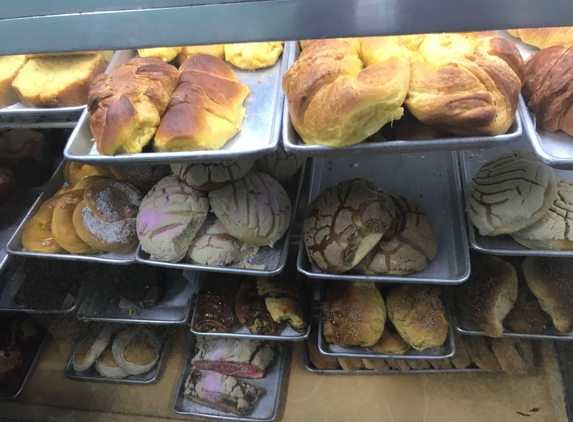 Los Angeles Bakery - Brooklyn, NY