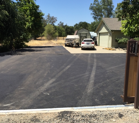 United Asphalt - Perris, CA. Grade and pave