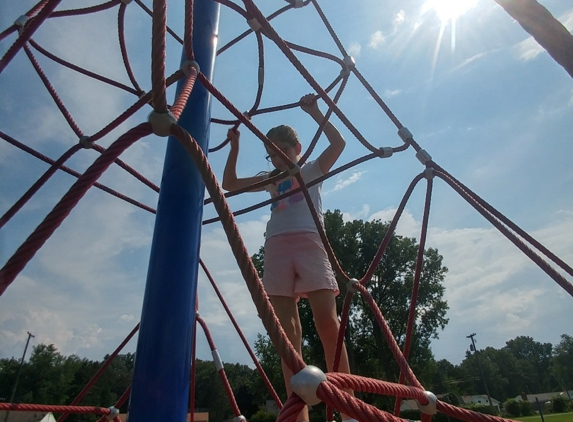 Douglas Road Elementary School - Lambertville, MI