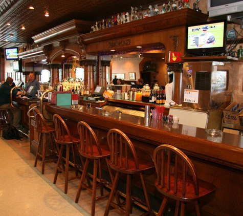 Horn's Gaslight Bar & Restaurant - Mackinac Island, MI