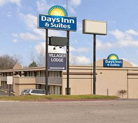 Days Inn & Suites by Wyndham Dayton North - Dayton, OH