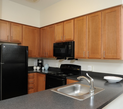 Columbia Hills Apartments - Arlington, VA