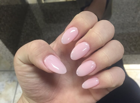 Luxury Nails & Spa - Dallas, TX