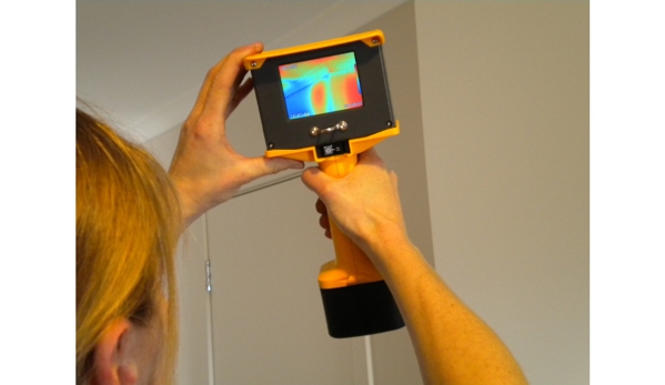 Ogay Pest Control. Thermal Imaging to detect Termite activity in a wall during a Termite Inspection.