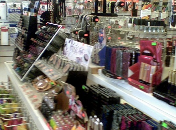 Yong's Beauty Supply - East Saint Louis, IL
