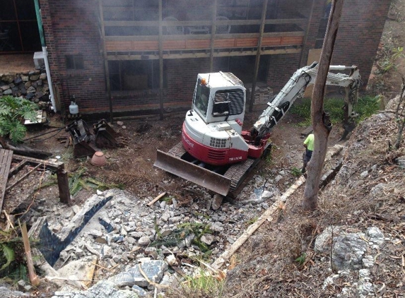 Hanlon Excavation and Demolition - Alloway, QLD. Confined Space Demolitions