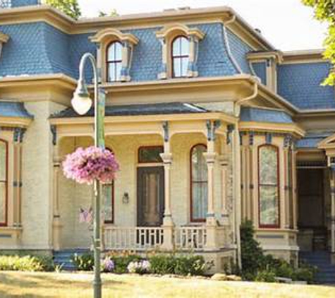 Hamilton House Bed and Breakfast - Whitewater, WI