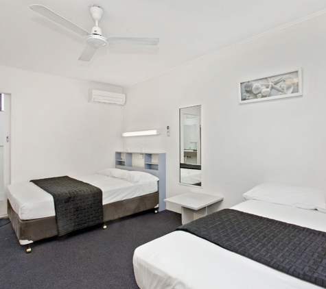 Beach House Motel - North Ward, QLD