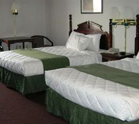 Voyageur Inn and Conference Center - Reedsburg, WI