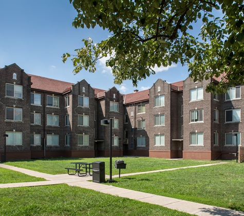 Brownstone Apartments - Indianapolis, IN