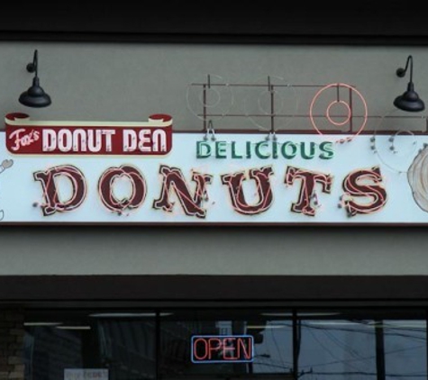 Donut Den - Nashville, TN