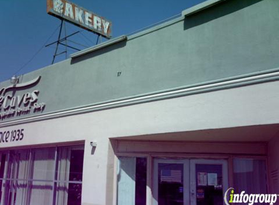 Le Cave's Bakery & Donuts - Tucson, AZ