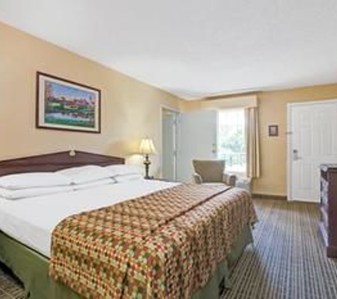 Baymont Inn & Suites - Smithfield, NC