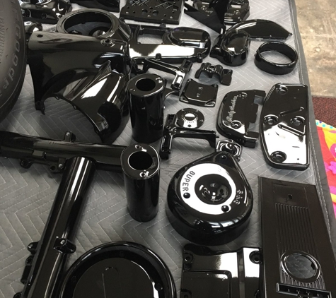 Crump Sandblasting & Powder Coating - Springfield, MO. Harley Davidson motorcycle parts in super gloss black, pic#1