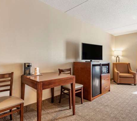 Comfort Inn & Suites - Morehead, KY