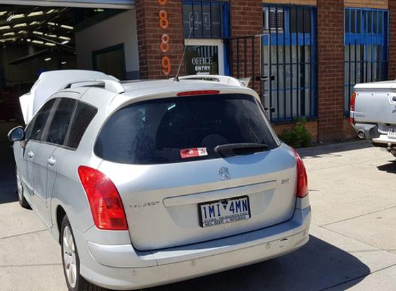 Sam Car Removal - Dandenong, VIC. my car sold to sam car removals in dandenong