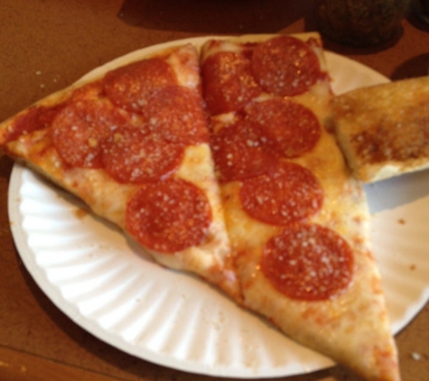 Gigio's Pizzeria & Restaurant - Des Plaines, IL