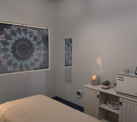 Cottonwood Collective Massage Lounge (AB Massage Therapy) - Cottonwood, AZ. Treatment Room