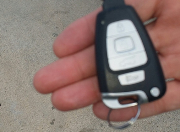 Larry's Mobile Lock Shop - Wichita Falls, TX. Hyundai Veracruz Smart Key. Call for pricing and save !