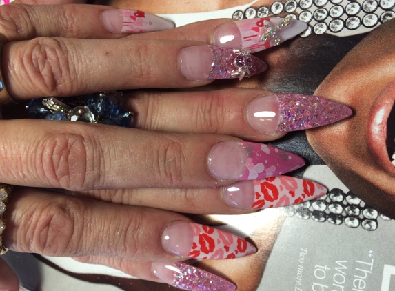 Luxury Nails - San Antonio, TX. This is the 4 star nails job