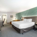 Comfort Inn & Suites Lake George - Motels