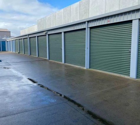 Rosebud's Storing Place - Rosebud, VIC
