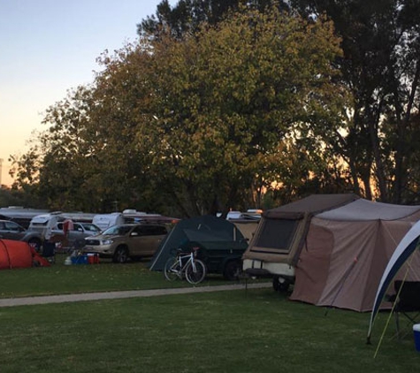 Cowra Van Park - Cowra, NSW