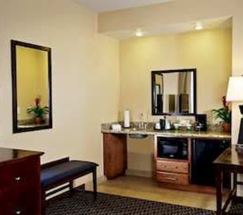 Hampton Inn & Suites Arroyo Grande/Pismo Beach Area - Arroyo Grande, CA