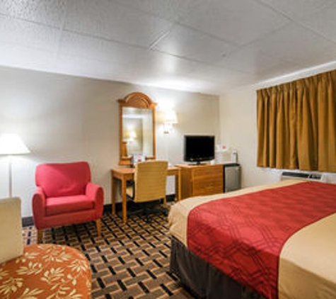 Econo Lodge - New Paltz, NY