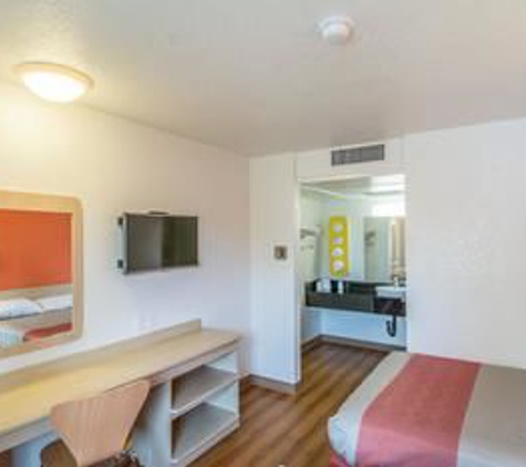 Motel 6 - Redding, CA