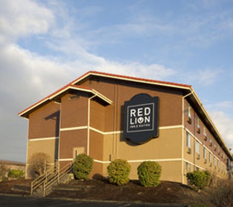 Red Lion Inn & Suites Federal Way - Federal Way, WA