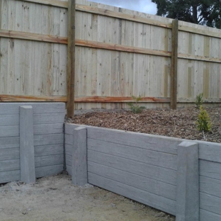 Fenceline (QLD) - Landsborough, QLD