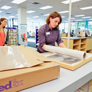 FedEx Office Print & Ship Center - San Marcos, CA