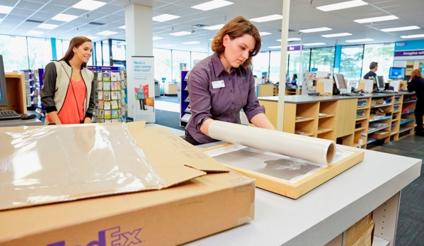 FedEx Office Print & Ship Center - Honolulu, HI