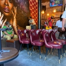 Hexagon Lounge - Taverns