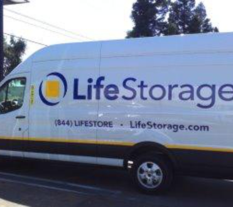 Life Storage - Sacramento, CA