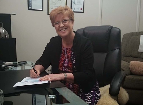 Karen Holt Clinical Hypnotherapy and Counselling - West Wodonga, VIC. Karen Holt - Clinical Hypnotherapist