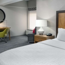 Hampton Inn and Suites Clayton/St Louis-Galleria Area - Hotels