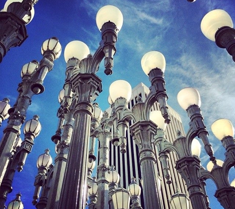 Los Angeles County Museum of Art - Los Angeles, CA. Love the street lamps