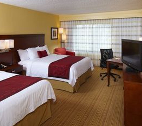 Courtyard by Marriott - Bettendorf, IA